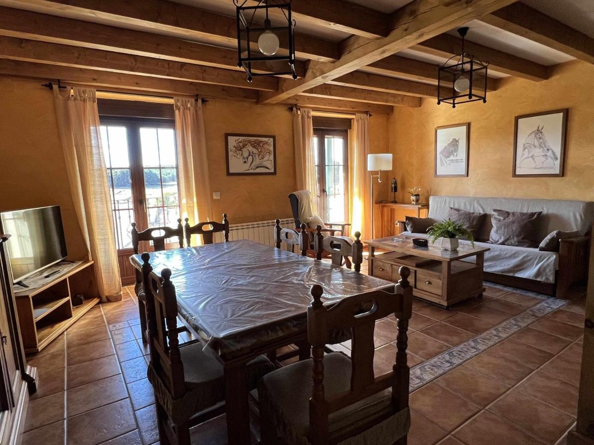Ferienwohnung La Nava De Gredos Acogedor Piso Con Vistas Navarredonda Exterior foto