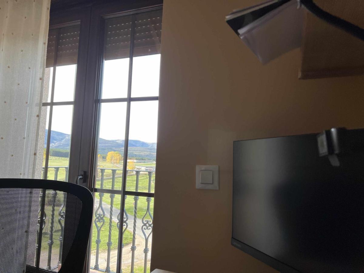 Ferienwohnung La Nava De Gredos Acogedor Piso Con Vistas Navarredonda Exterior foto