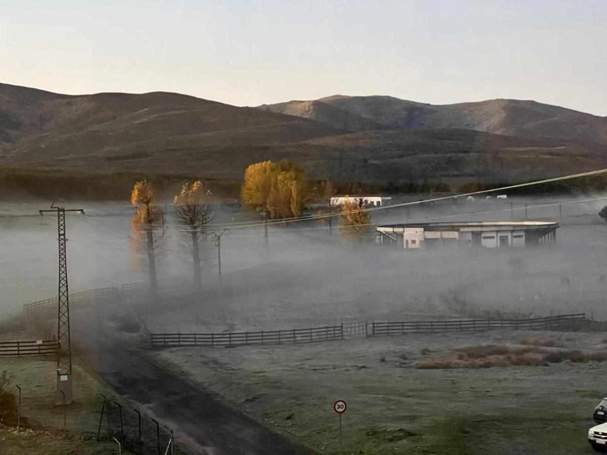 Ferienwohnung La Nava De Gredos Acogedor Piso Con Vistas Navarredonda Exterior foto